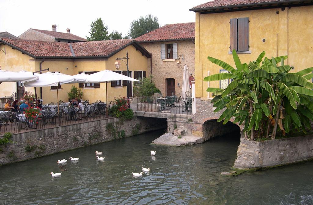 Corte La Guarnigione Valeggio sul Mincio Exterior foto
