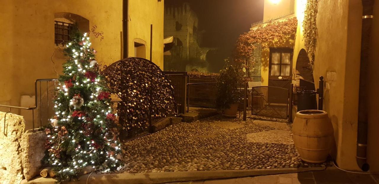 Corte La Guarnigione Valeggio sul Mincio Exterior foto